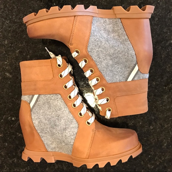 New Sorel Joan of Arctic Wedge III Lexie Bootie, Ankle Boots, Tan Lace Booties - Picture 6 of 16